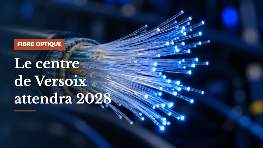 Faisceau de fibres optiques lumineuses, avec le titre « Le centre de Versoix attendra 2028 »