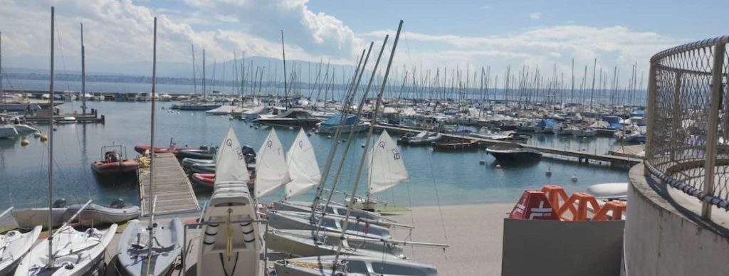 Voiliers et bateaux amarrés à Port-Choiseul, à Versoix
